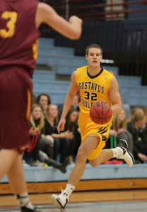 Jason Faul brings the ball up the court. (by Roisen Granlund)