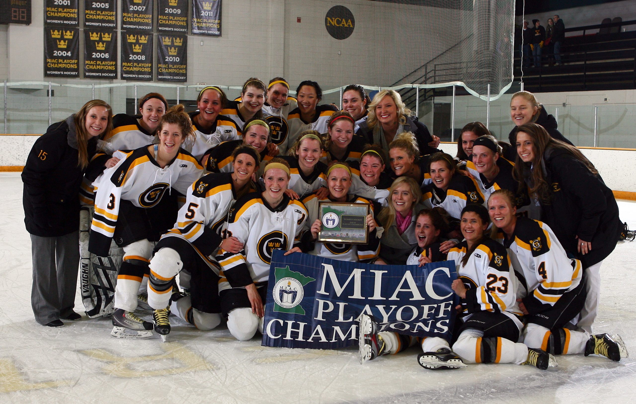 Women’s Hockey Claims Ninth-Straight MIAC Playoff Title With 4-2 Win Over Concordia