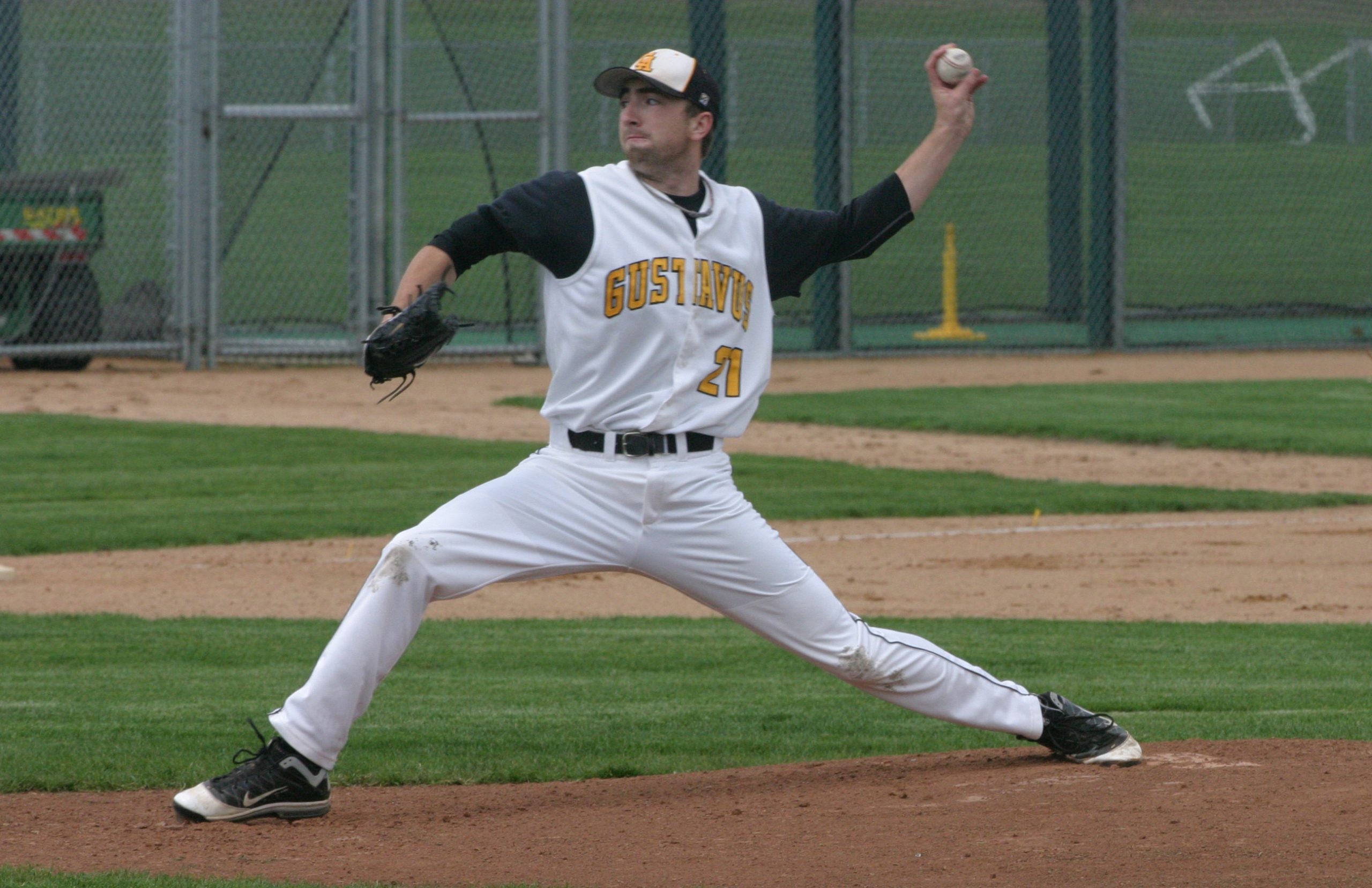 Baseball Players Soderberg And Block Honored In MIAC’s Post-Season Awards