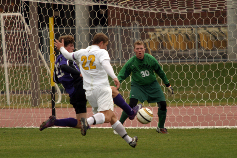 Brown Plays Hero, Men’s Soccer Defeats St. Thomas 1-0 In Double Overtime