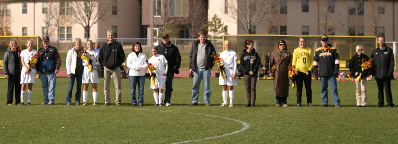 Women’s Soccer Drops Season Finale 3-0 To Macalester On Senior Day