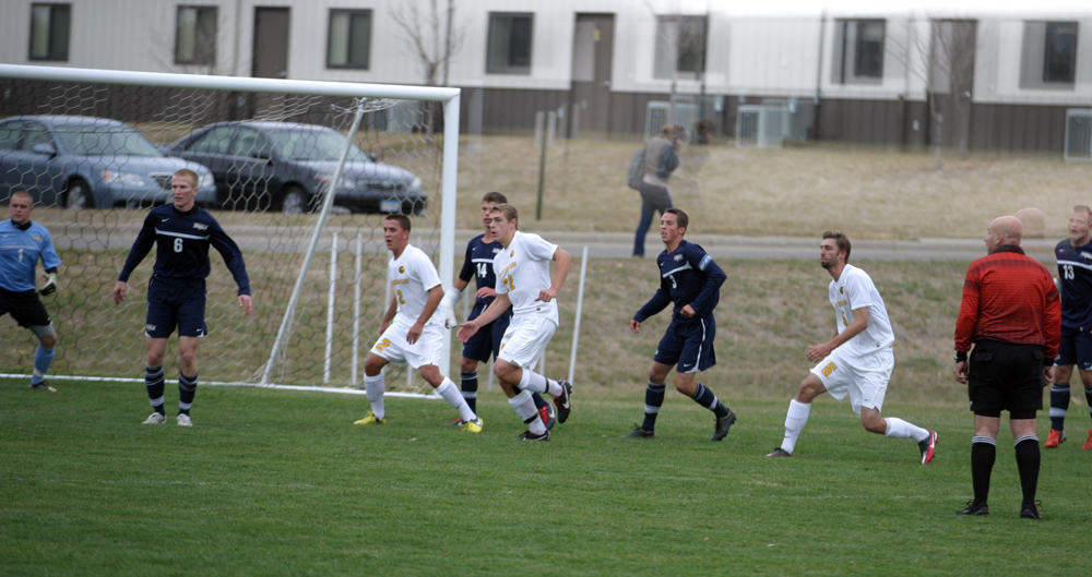 Men’s Soccer Cruises Past Buena Vista 7-0