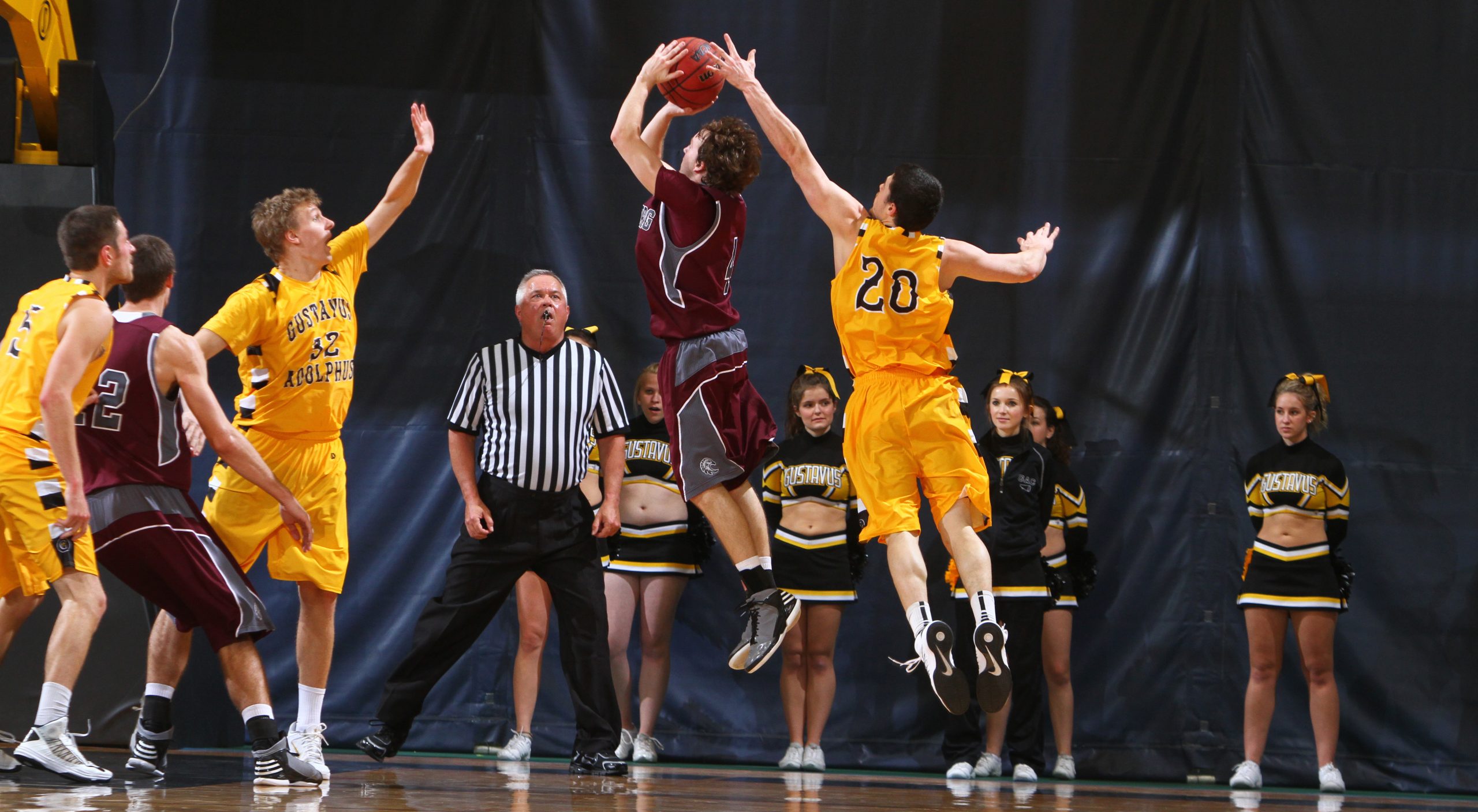 Late Comeback Falls Short, Men’s Basketball Drops MIAC Opener 81-73 To Augsburg