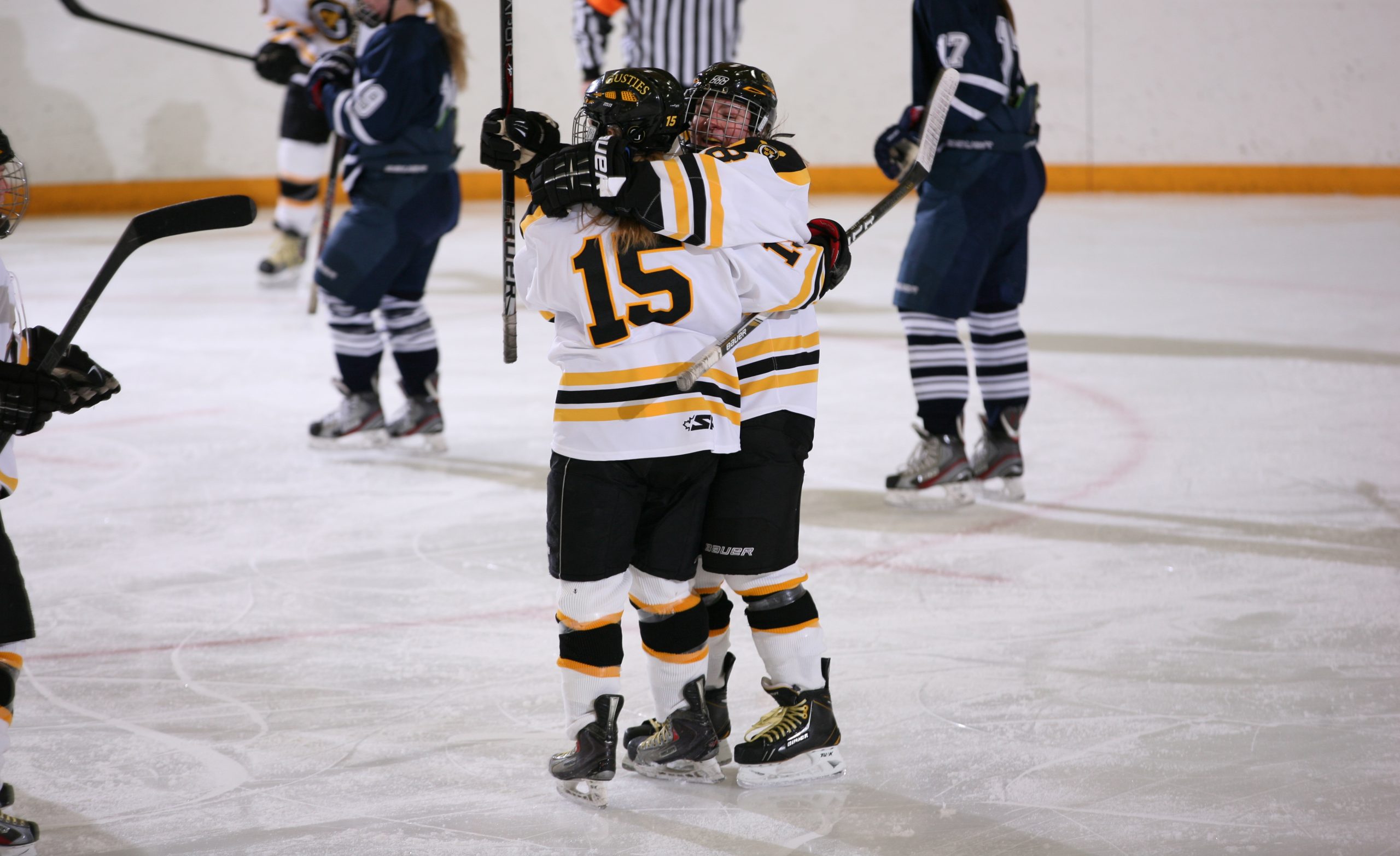 Women’s Hockey Uses Strong Start To Down Bethel 3-1