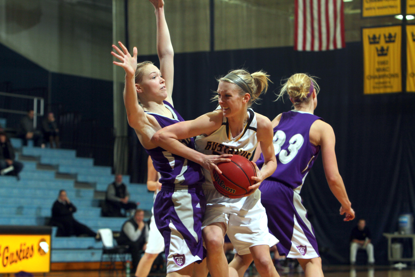 Slow Start Proves Costly, Women’s Basketball Falls To St. Thomas 65-43