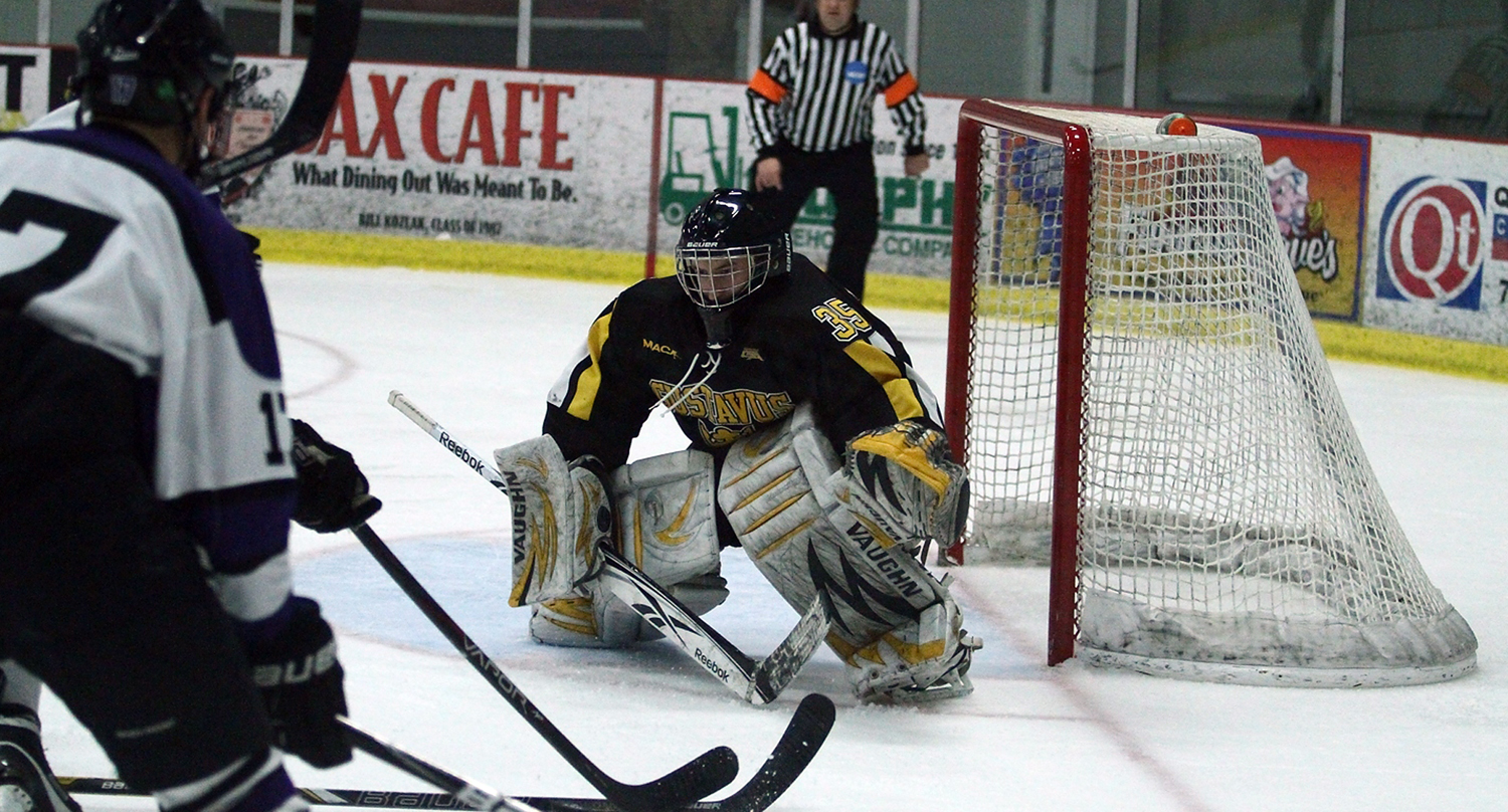 Late Season Surge Continues, Men’s Hockey Edges St. Thomas 1-0 In MIAC Semifinals