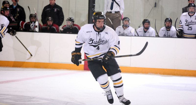 Men’s Hockey Overcomes Early Deficit, Earns Sweep With 4-2 Win Over Hamline