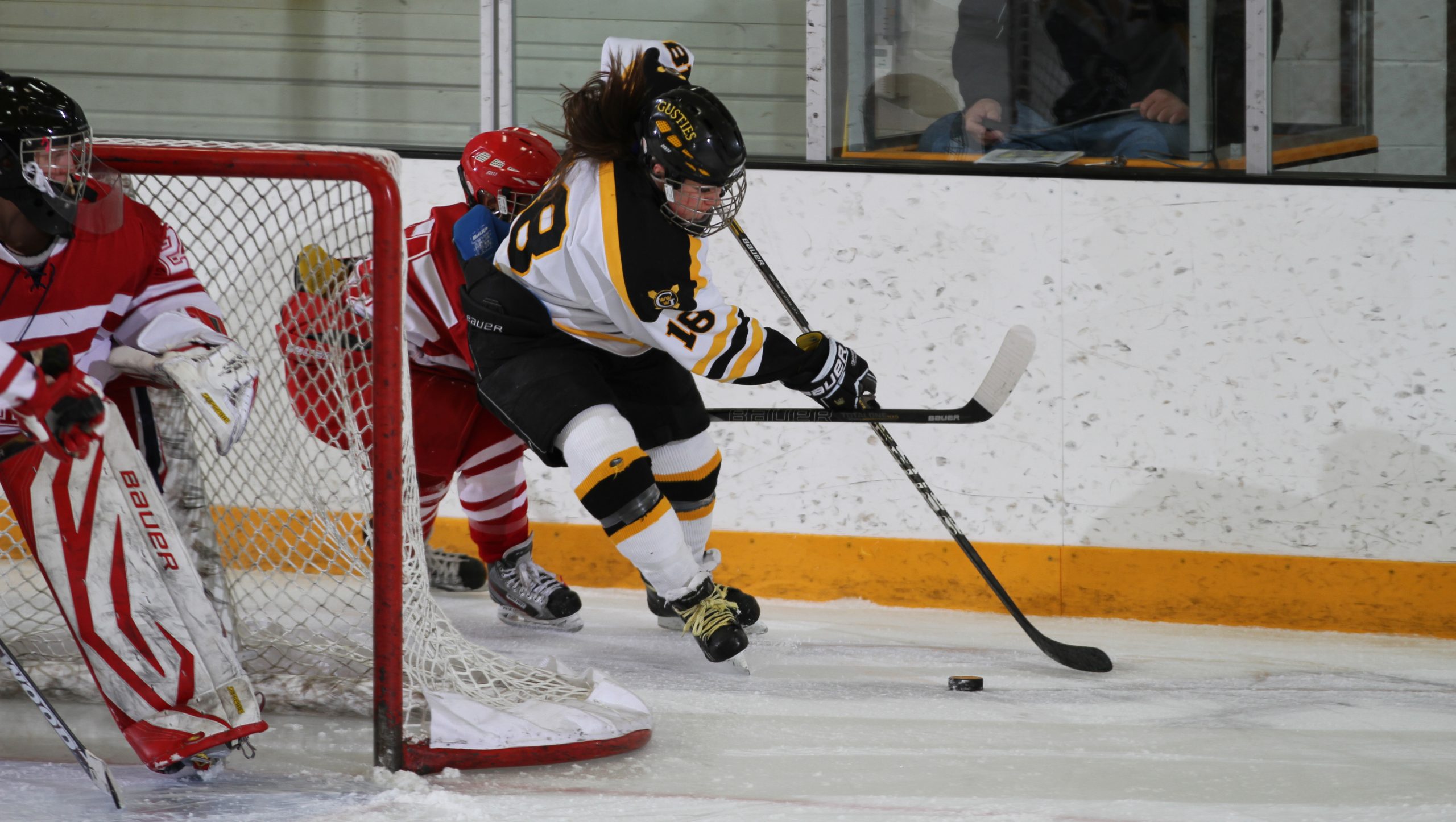 Women’s Hockey Earns 3-1 Win Over Saint Mary’s