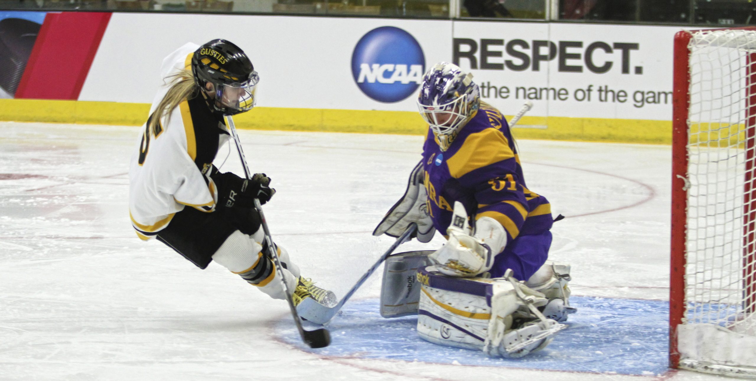 Heartbreak In Superior, Women’s Hockey Falls In Overtime 4-3 To Elmira In NCAA Semifinals