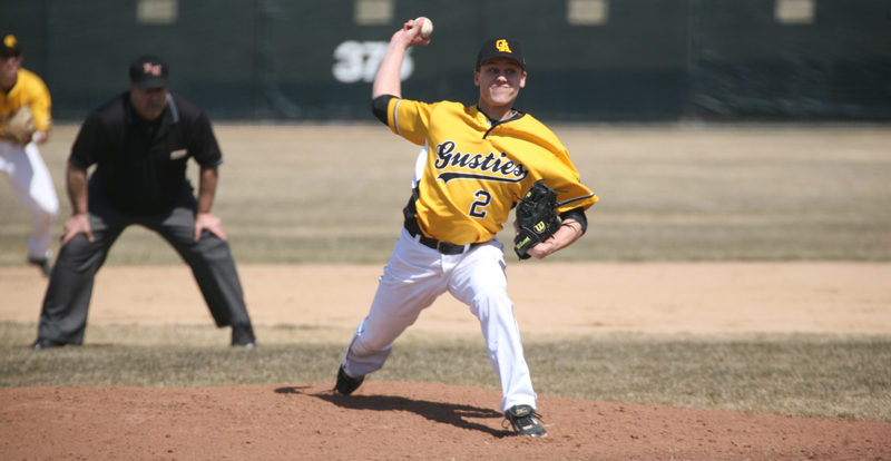 Baseball Sweeps Hamline 3-1, 13-5