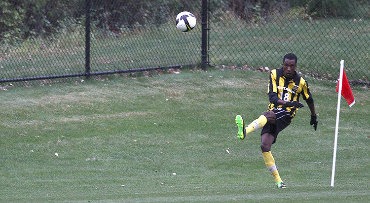 Men’s Soccer Defeats Bethel 4-1, Claims MIAC Championship