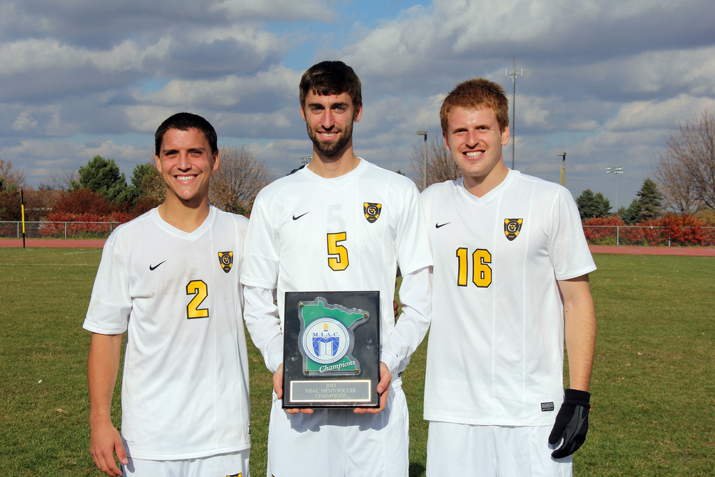 Men’s Soccer Defeats Hamline 2-0, Finishes Regular Season 10-0-0 In MIAC Play