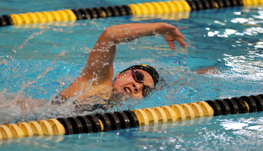 Women’s Swimming & Diving Wins Gustie Mini Invite