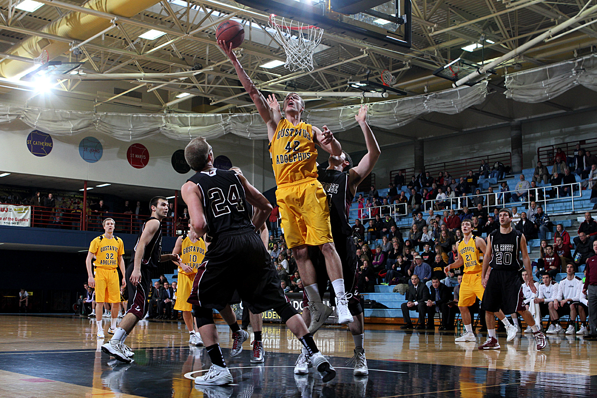 Slow Second Half Dooms Men’s Basketball, Falls 73-58 To UW-La Crosse