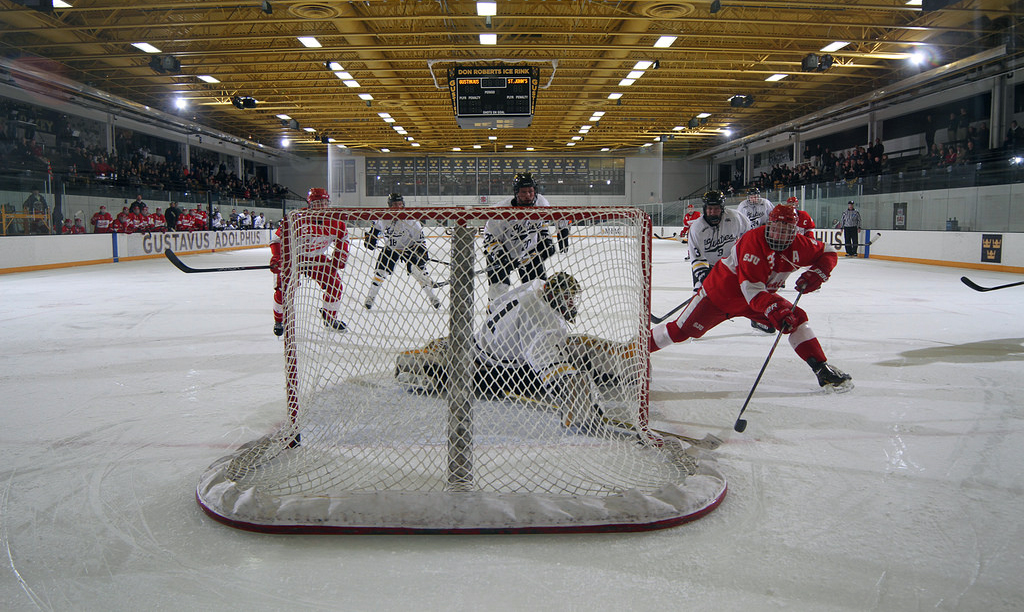 Men’s Hockey Grinds Out 2-1 Victory Over Saint John’s In Defensive Battle