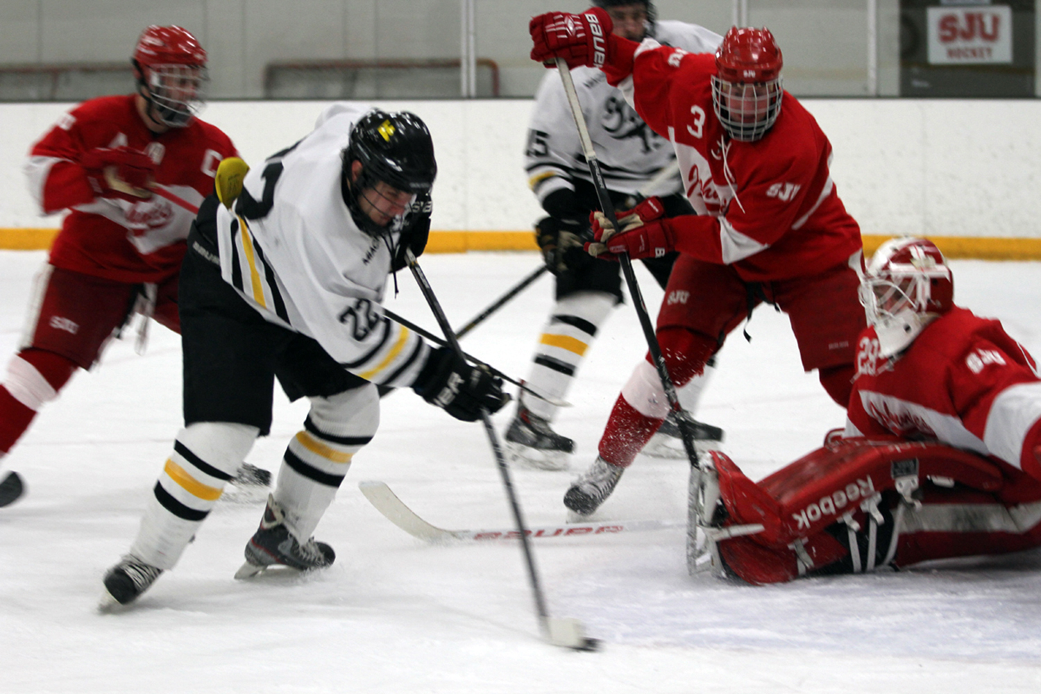 Andy Pearson’s Late Goal Earns Men’s Hockey Spot In MIAC Playoff Championship