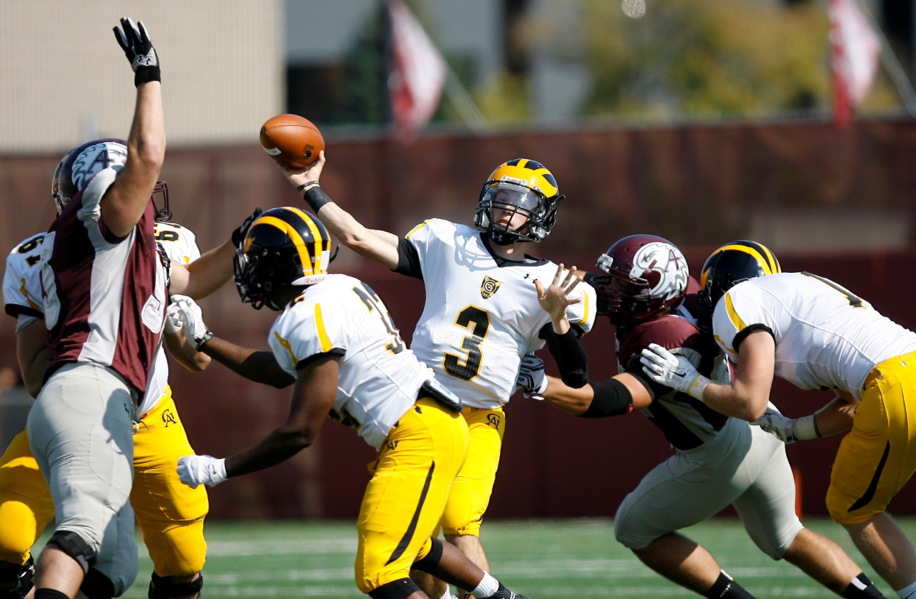 MIAC Names Mitch Hendricks Offensive Player Of The Week For Third Time This Season