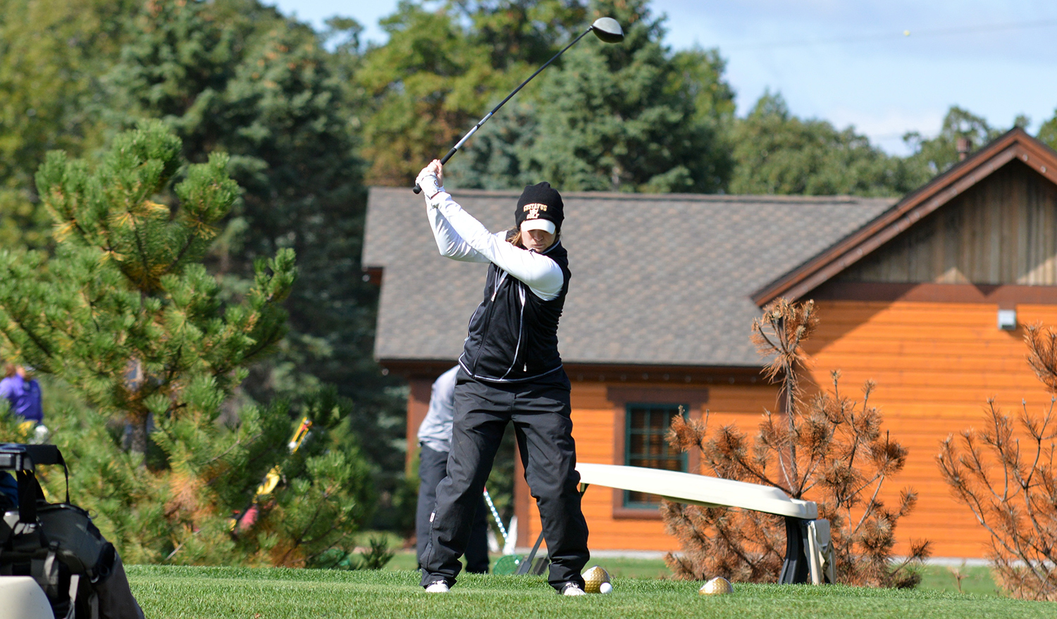 Women’s Golf In Sixth After Day One Of MIAC Championships