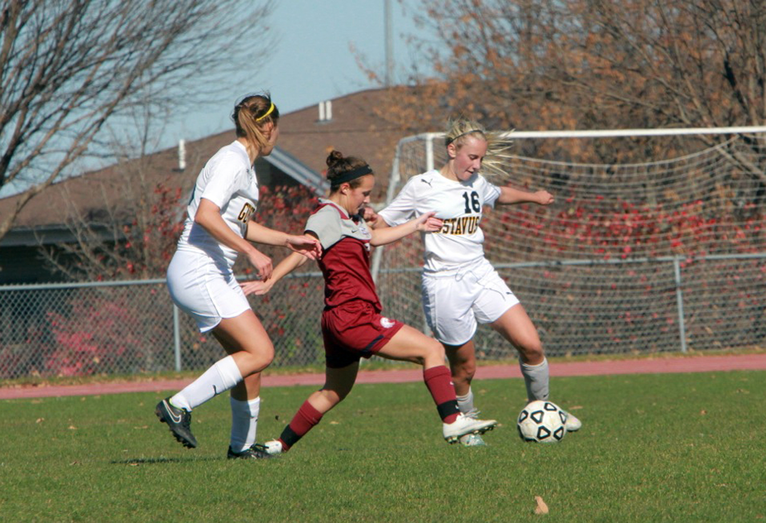 Late Goal Sinks Women’s Soccer, Falls 1-0 To Augsburg