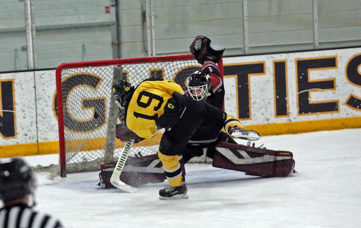 Men’s Hockey Plays Hamline To 2-2 Tie, Wins Shootout For Second Straight Night