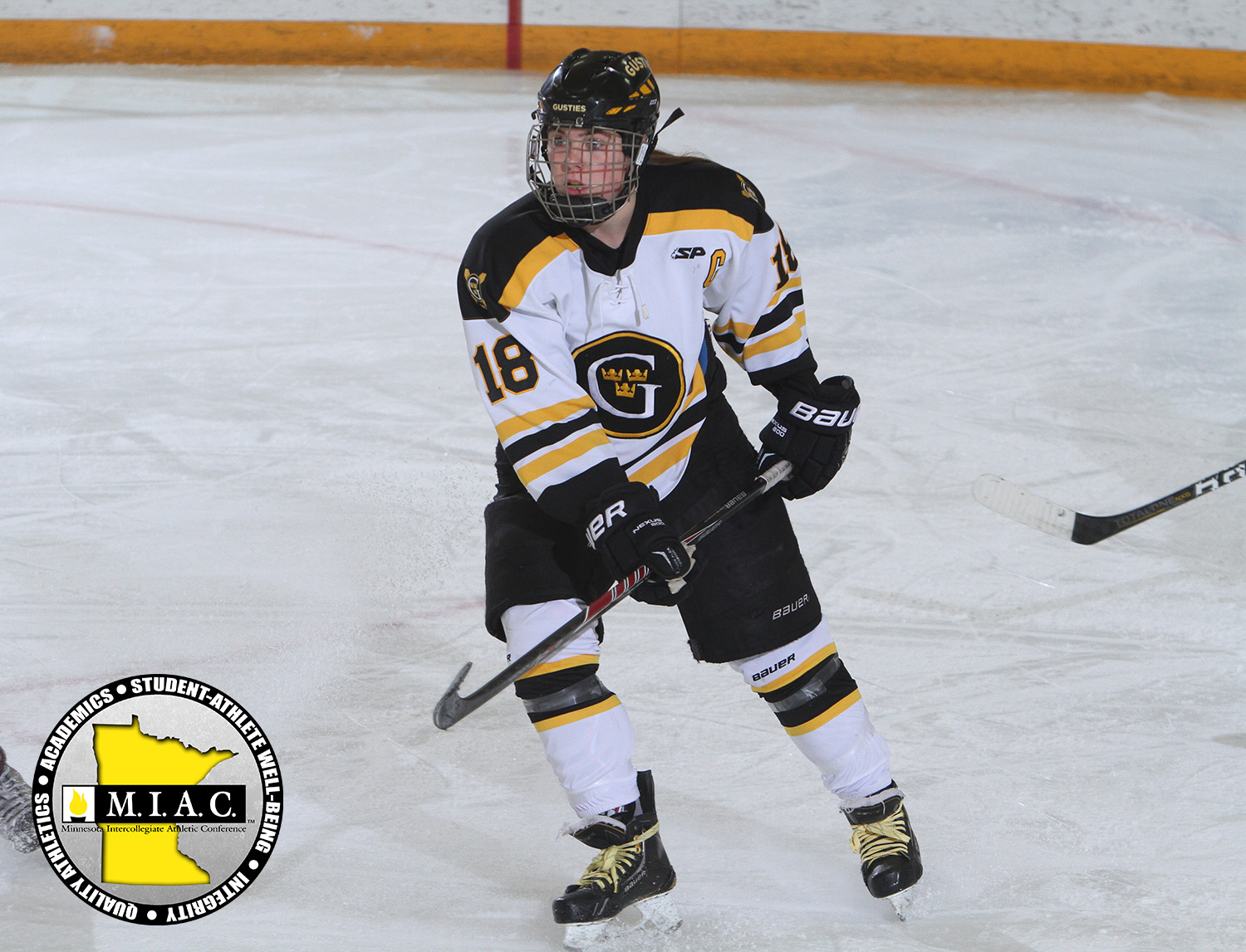 Carolyn Draayer Named MIAC Women’s Hockey Athlete Of The Week