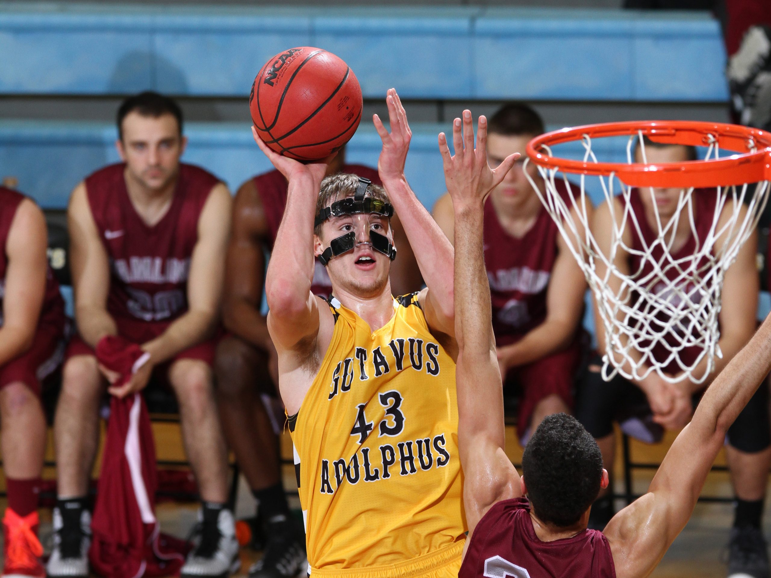 Men’s Basketball Finishes 2014 Strong, Defeats Hamline 82-61