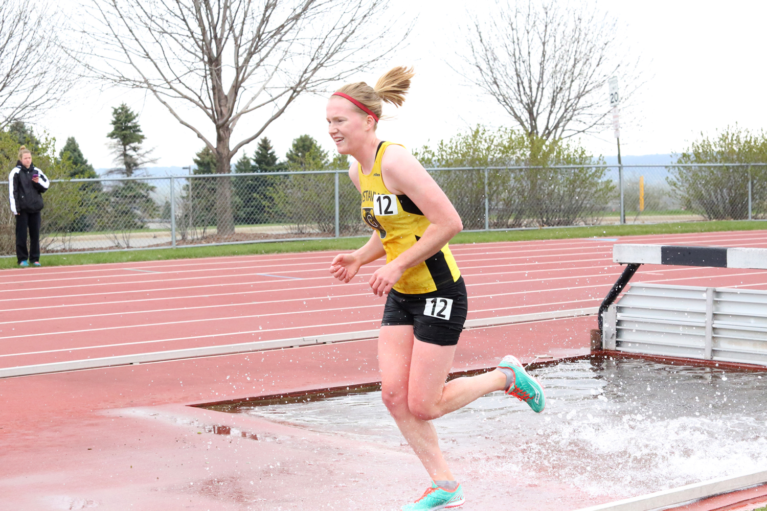 Women’s Track & Field Has Strong Showing At Drake Alternative