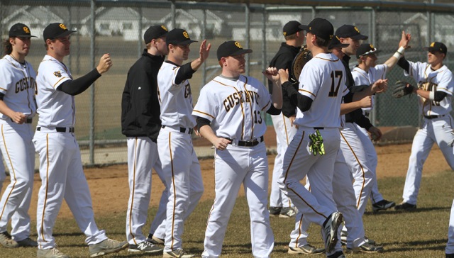 Baseball Earns Split With Saint Mary’s