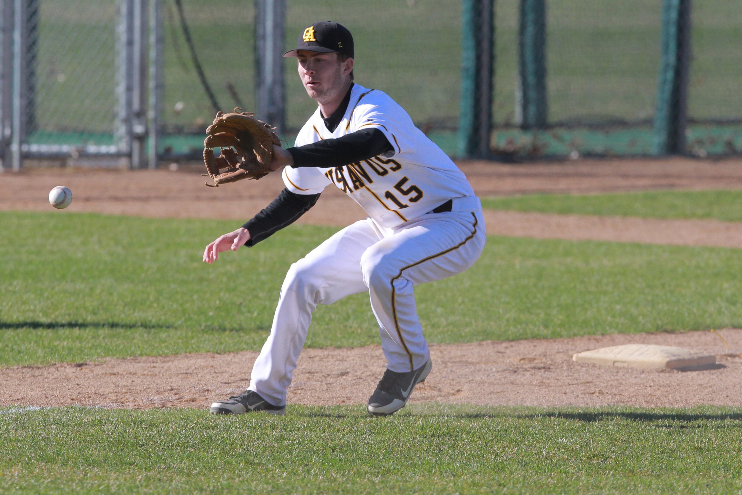 Baseball Falls 8-3 To Augsburg To Conclude Home Season