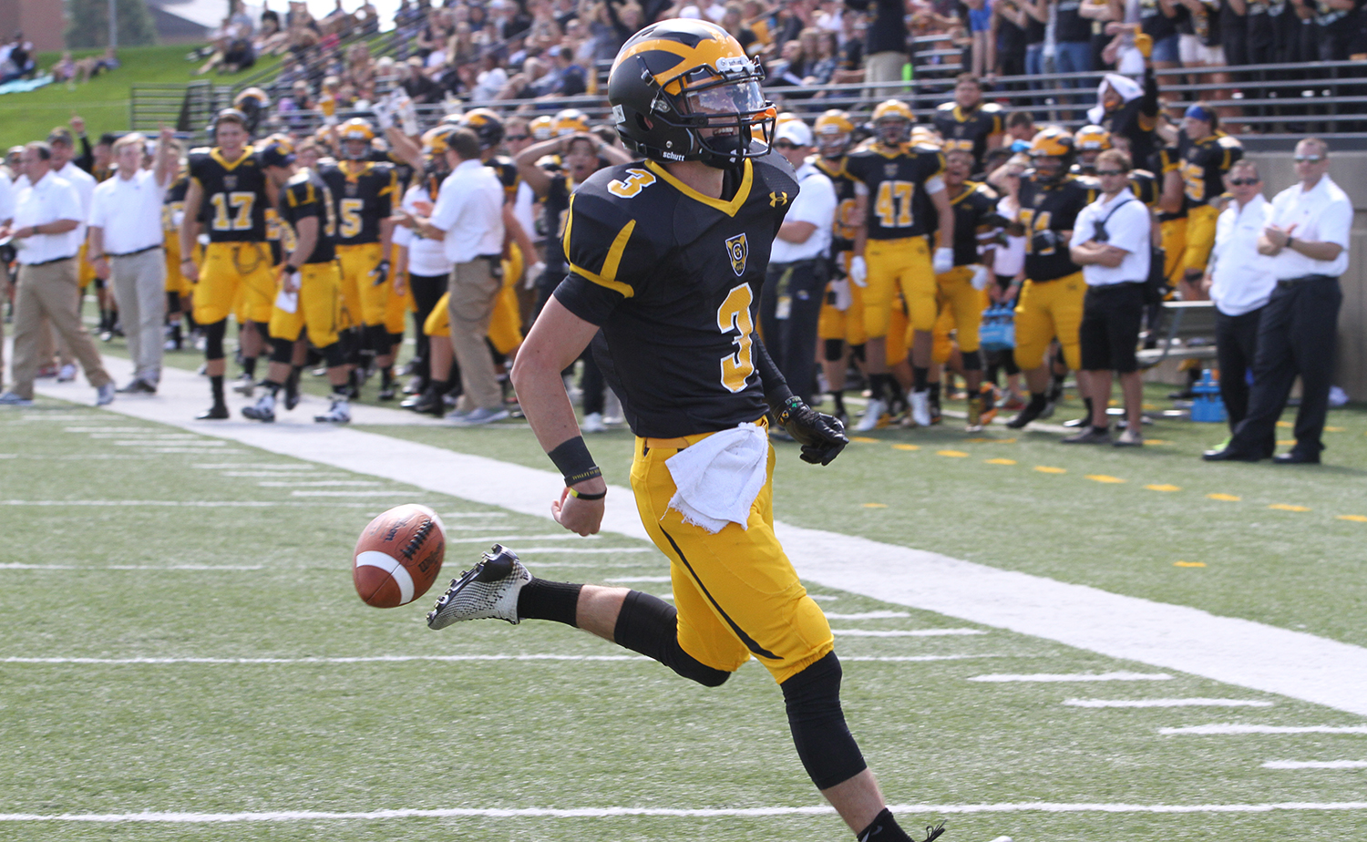 Mitch Hendricks Named MIAC Offensive Player Of The Week