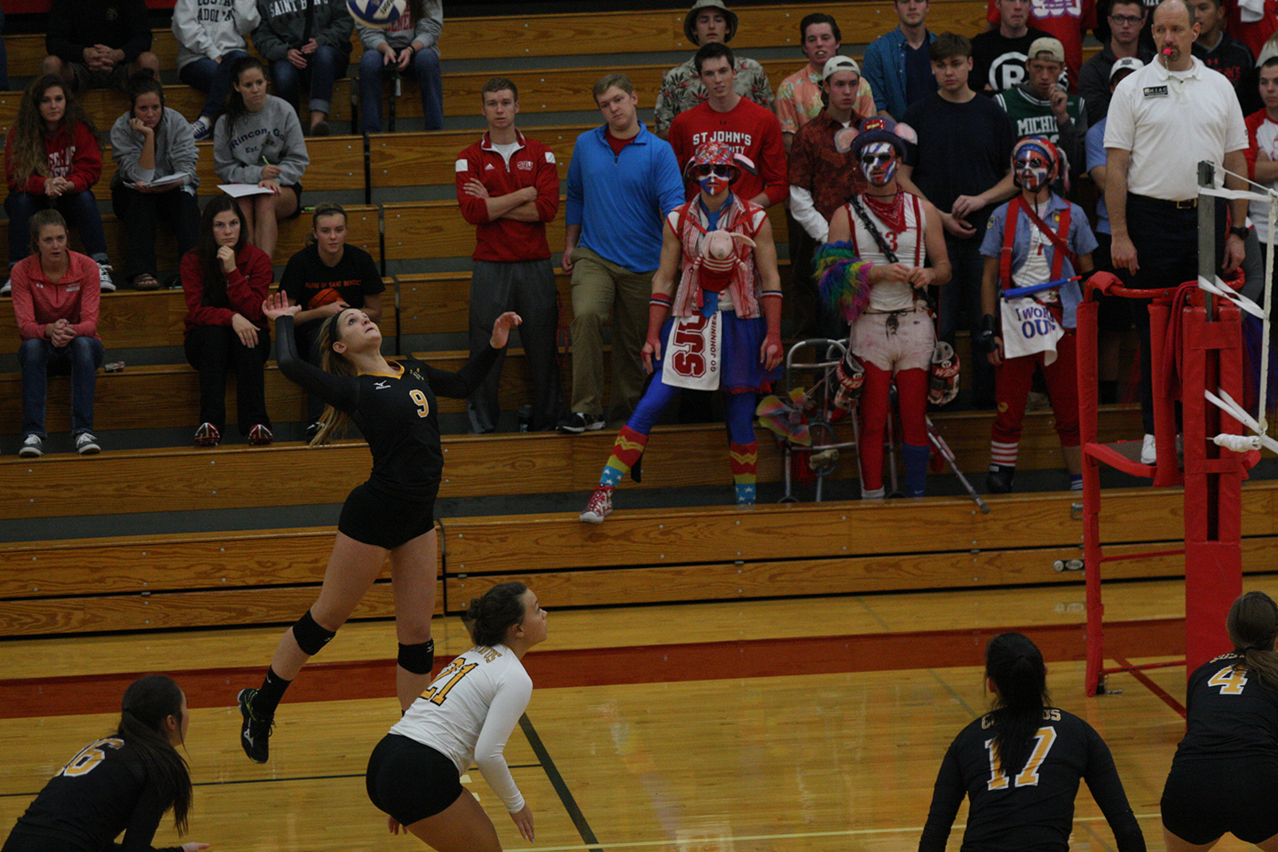 Volleyball Erases Two-Set Deficit, Beats Saint Ben’s 3-2