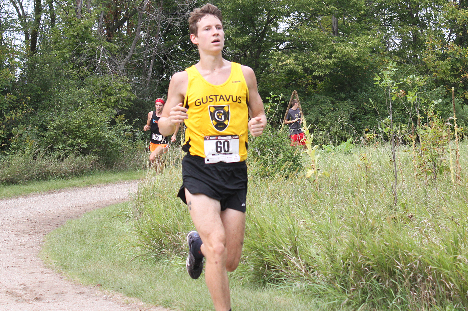 Men’s Cross Country Wins Carleton’s “Running Of The Cows” Meet