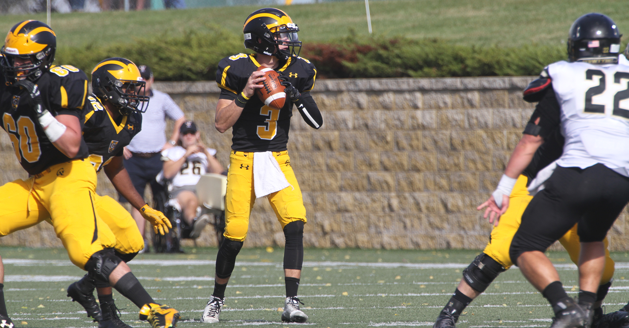 Football Cruises Past St. Olaf 58-34, Hendricks Breaks Career Passing Touchdowns Record