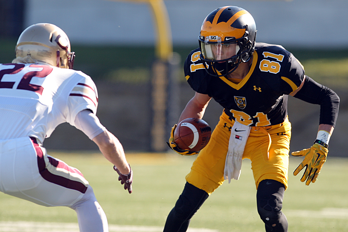 Football’s Last Minute Heroics Lead To 41-34 Comeback Victory Over Concordia