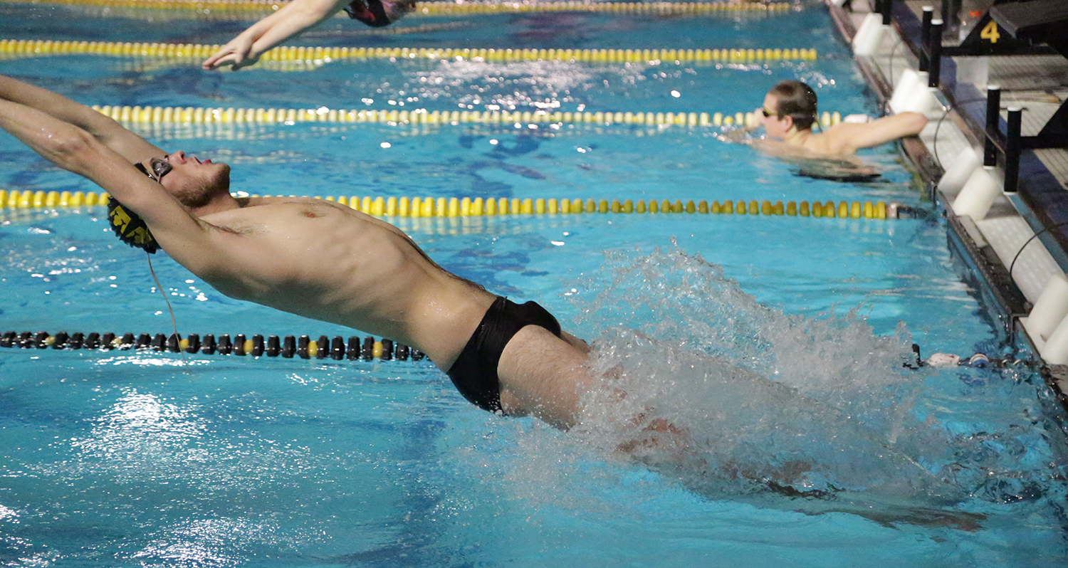 Men’s Swimming & Diving Takes Second At Grace Goblirsch Invite