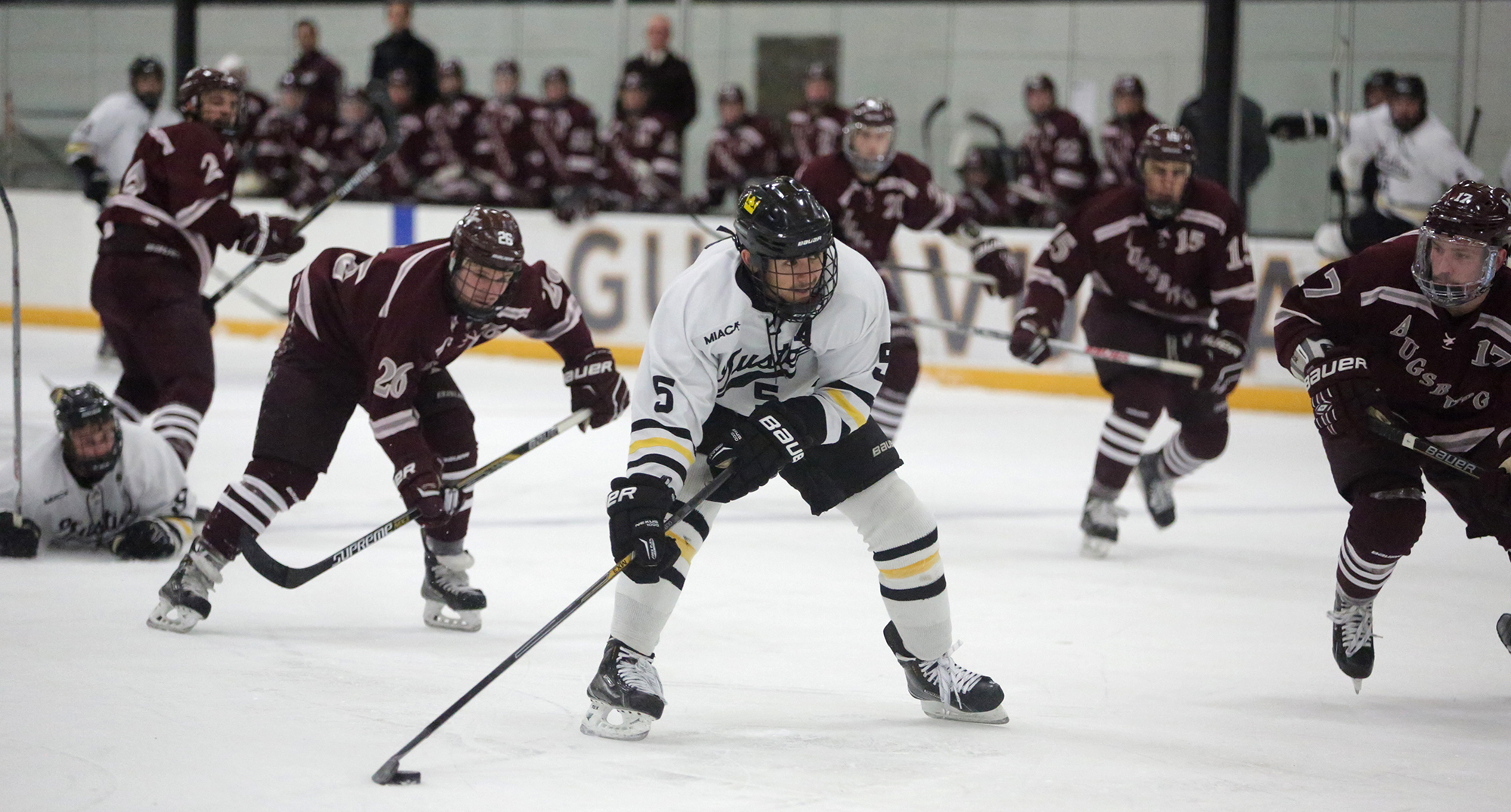 Men’s Hockey Loses 3-1 To Start Series With Augsburg