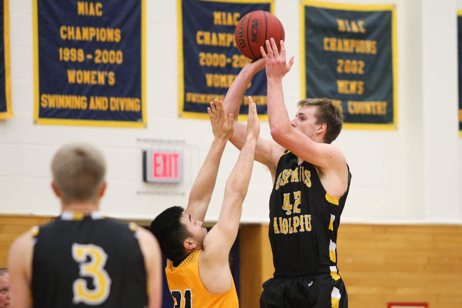 Men’s Basketball Falls 64-53 In Overtime At Carleton