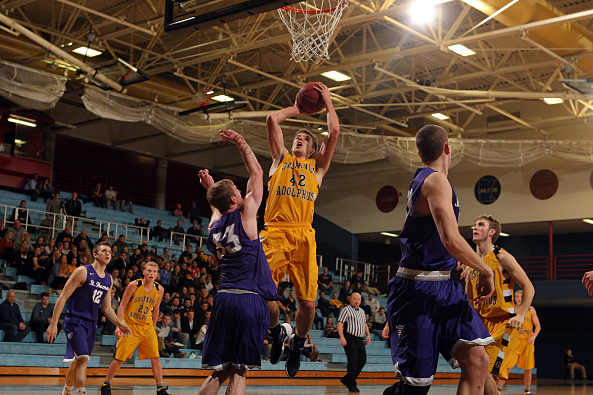 Men’s Basketball Suffers 71-53 Loss To No. 4 St. Thomas