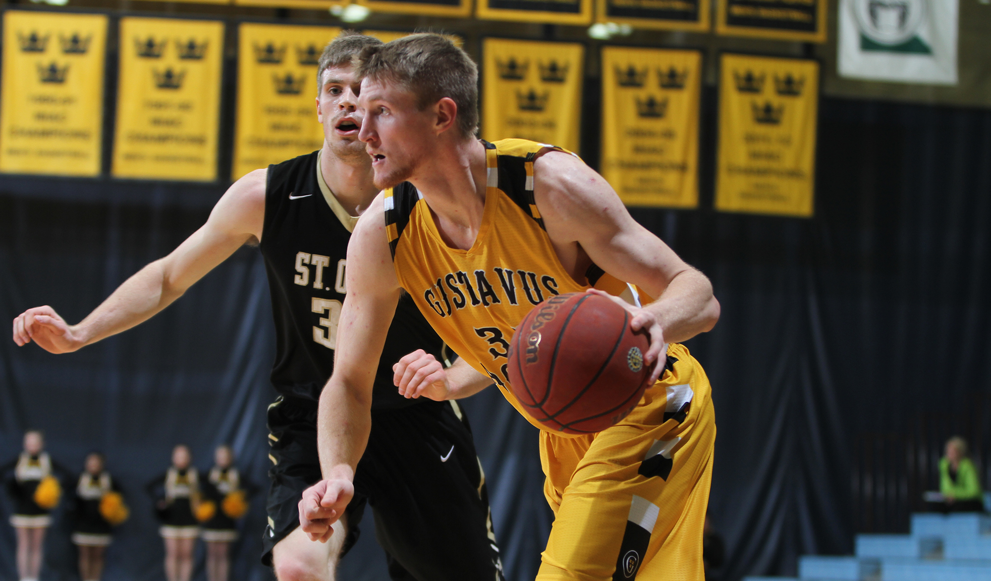 Men’s Basketball Suffers Hard Fought 65-60 Defeat To St. Olaf Despite Second Half Comeback