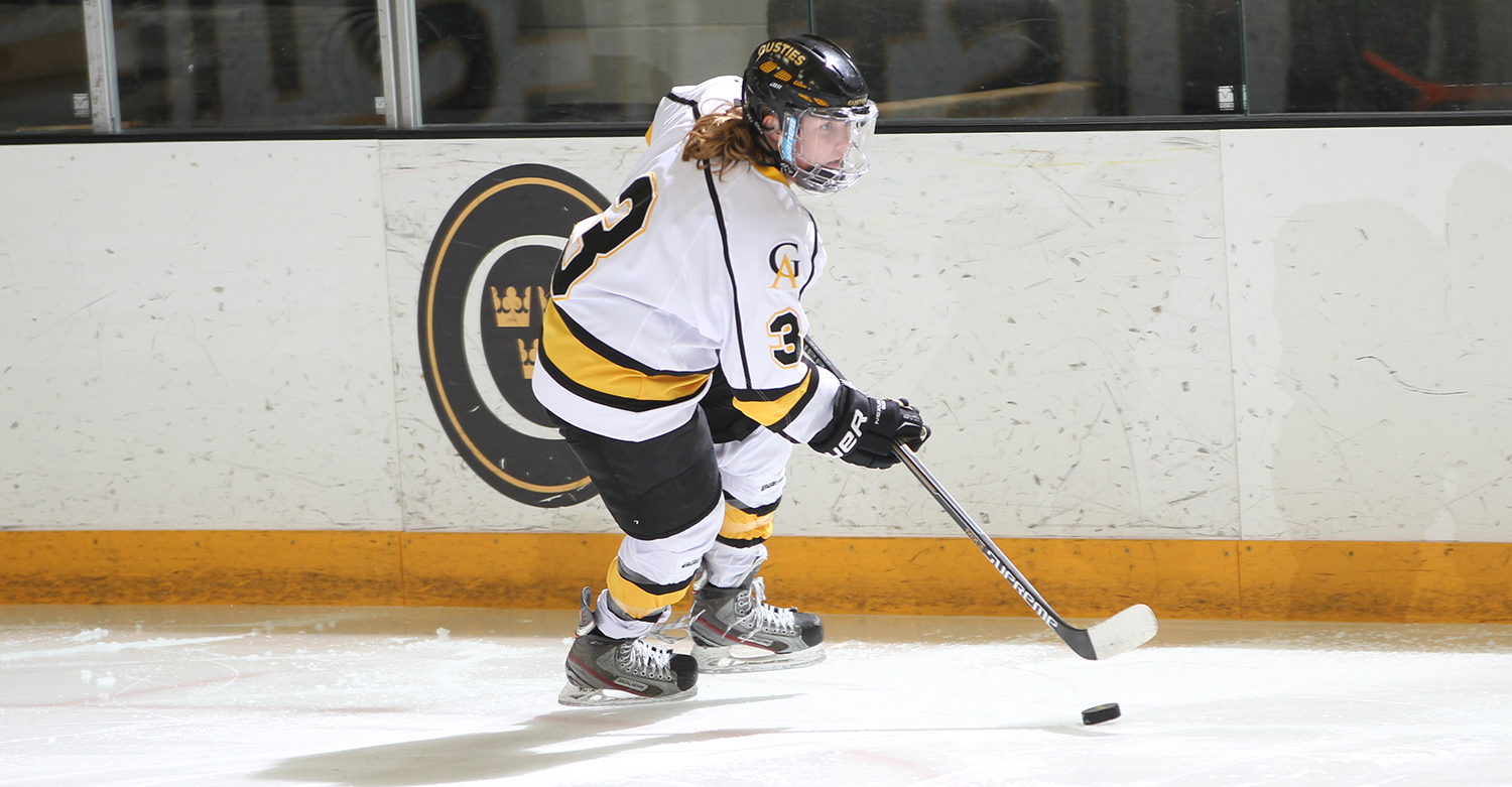 Women’s Hockey Successful In Comeback Effort, Defeats St. Olaf 4-3