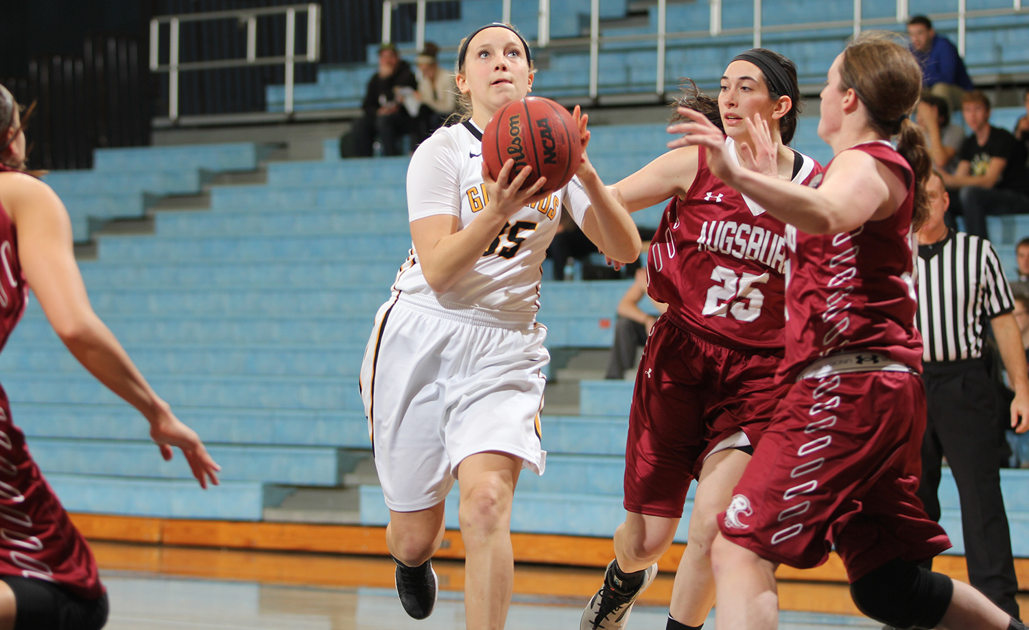 Women’s Basketball Hangs On For 60-54 Win Over Augsburg