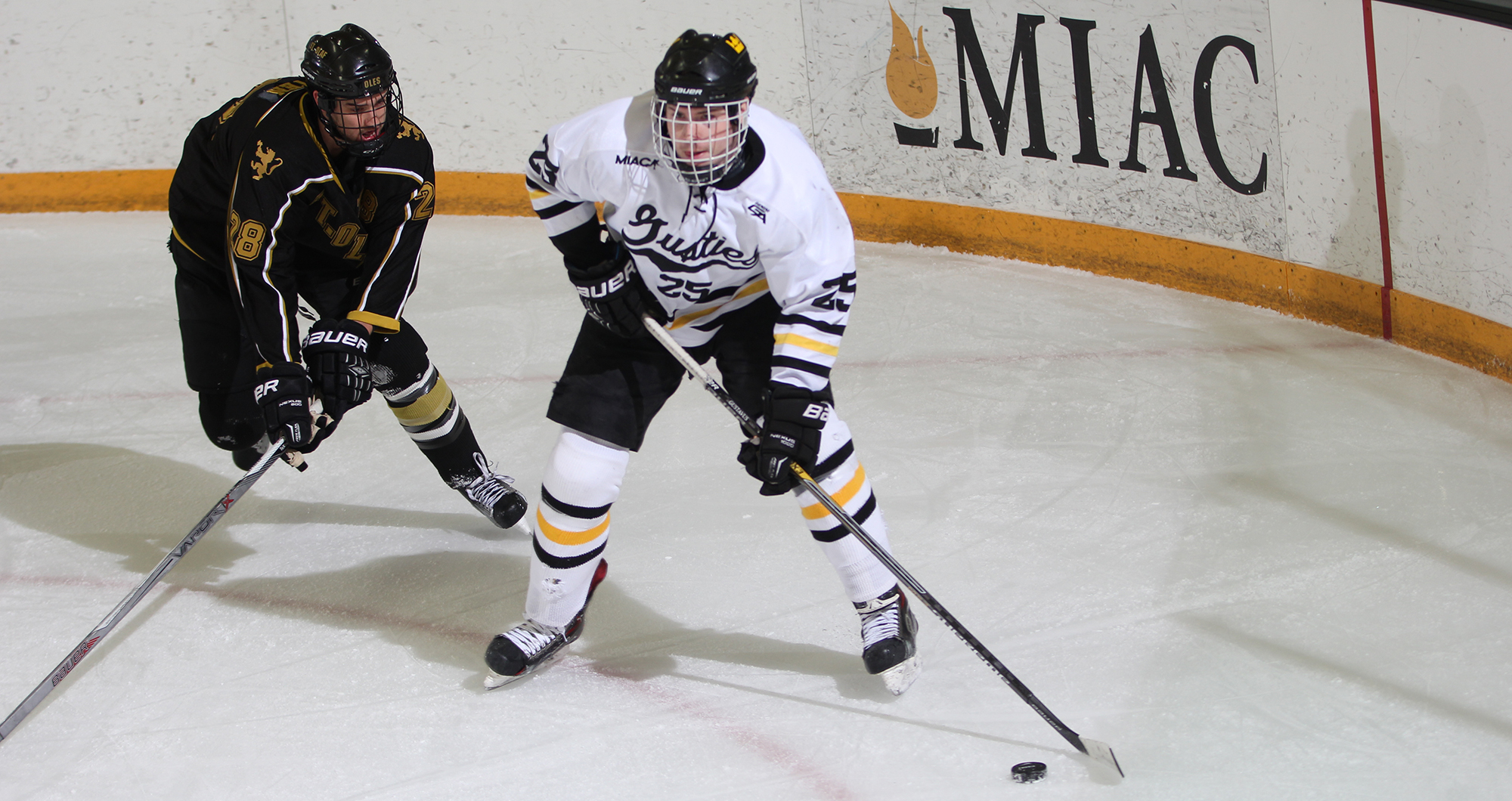 Deja Vu For Men’s Hockey In Shootout Loss To St. Olaf