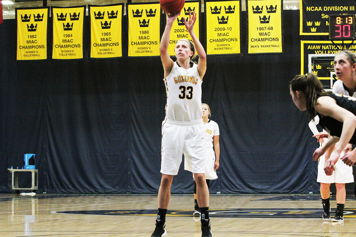 Women’s Basketball Clinches Playoff Berth With 77-40 Victory Over St. Olaf