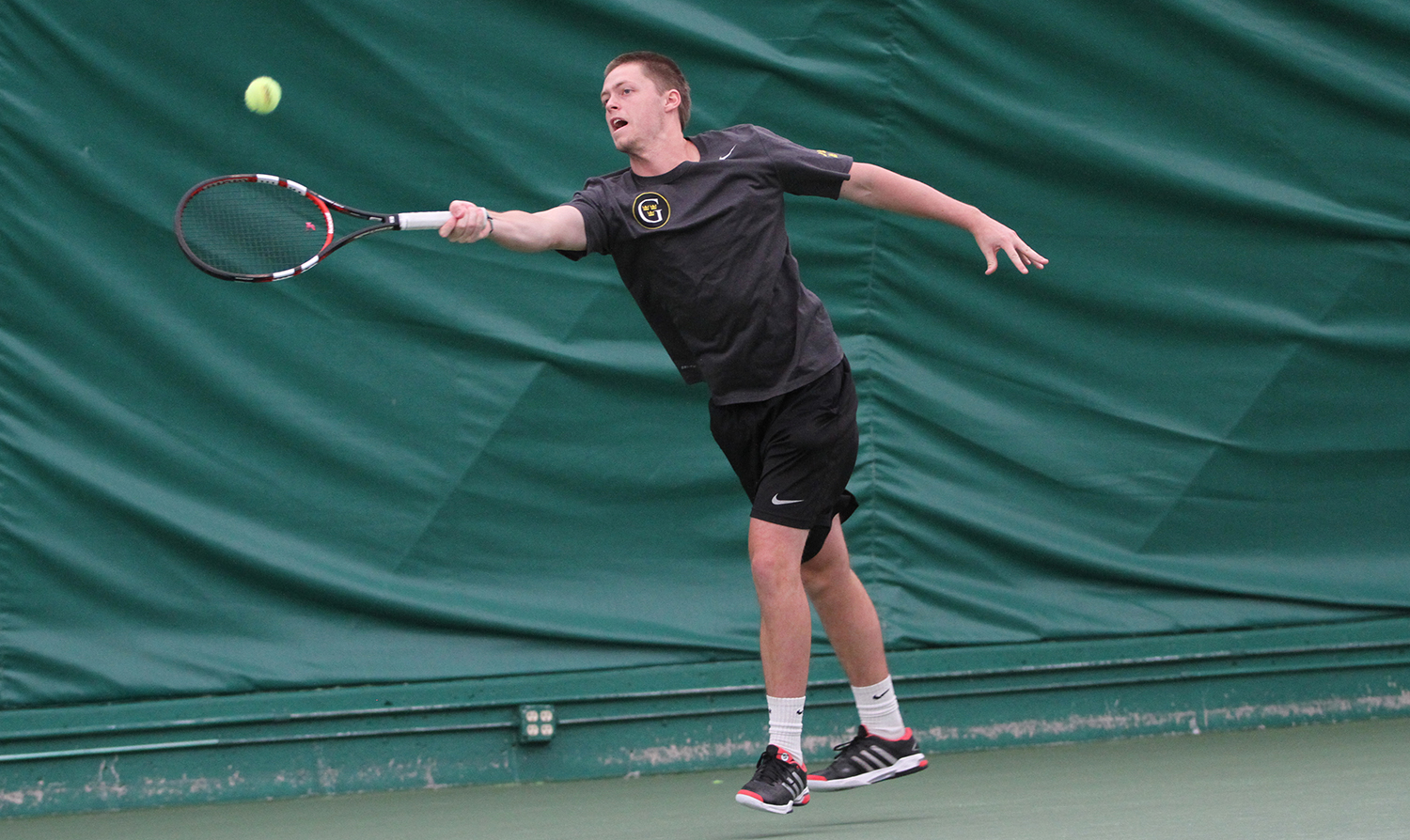 Men’s Tennis Earns Wins Over MIAC Foes St. Thomas, Saint Mary’s