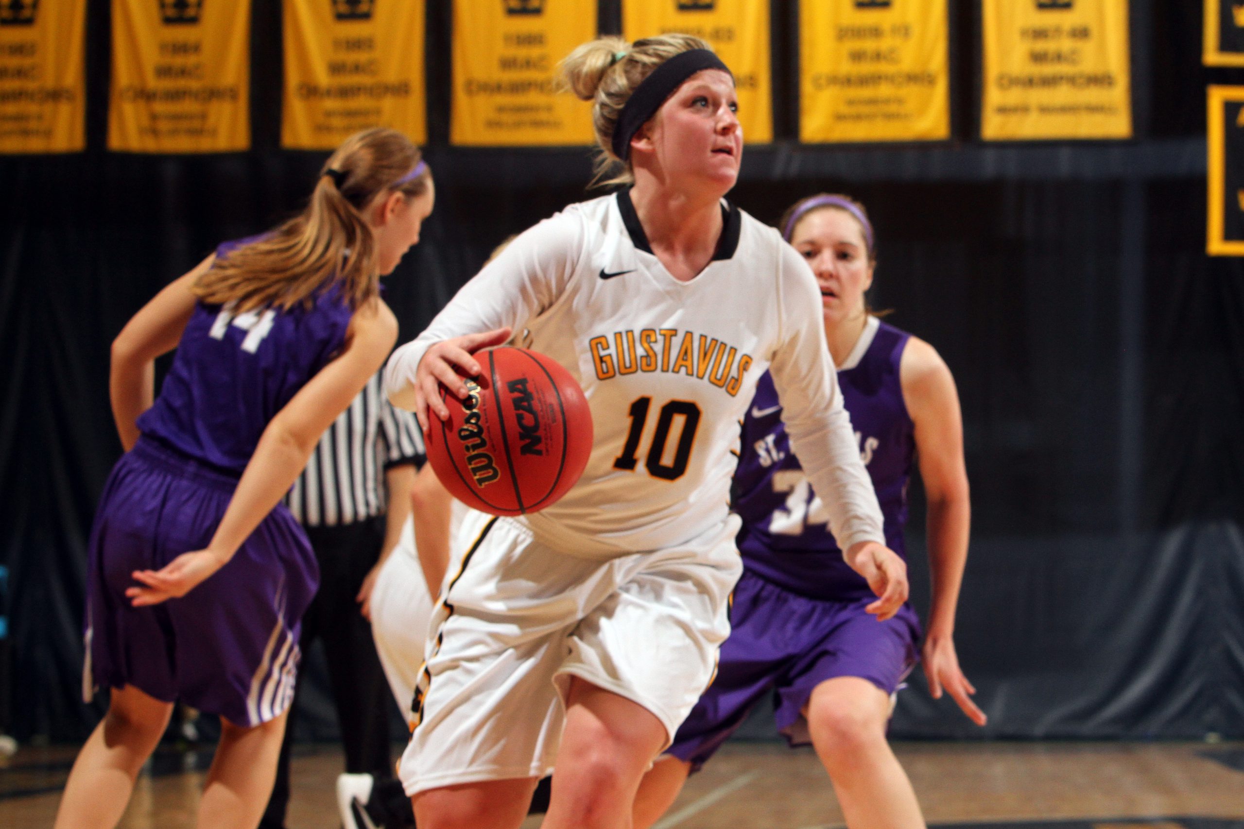 Women’s Basketball Comeback Effort Falls Short, Defeated 75-67 By No. 11 St. Thomas