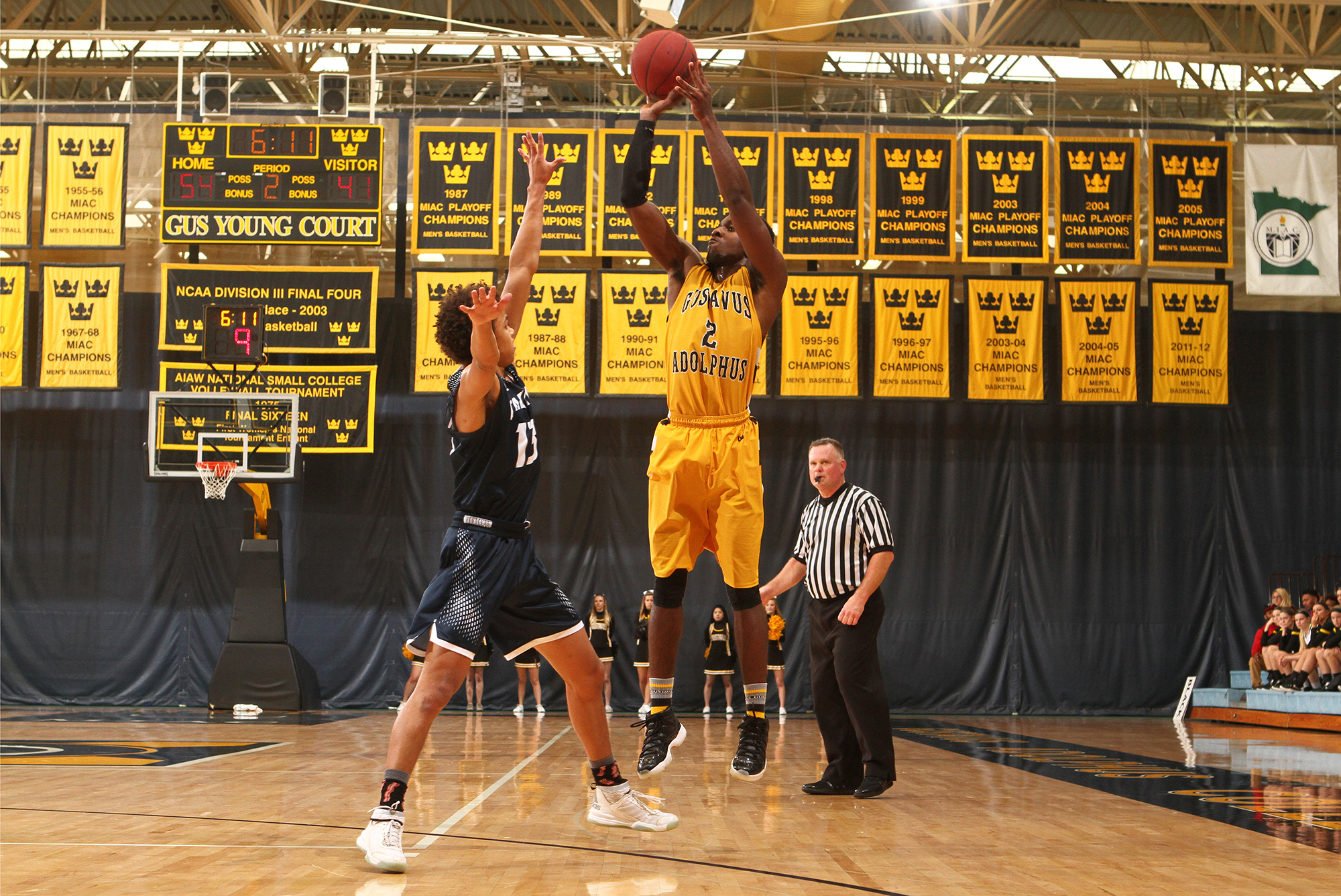 Men’s Basketball Ends Season On A High Note, Defeats Carleton 67-58