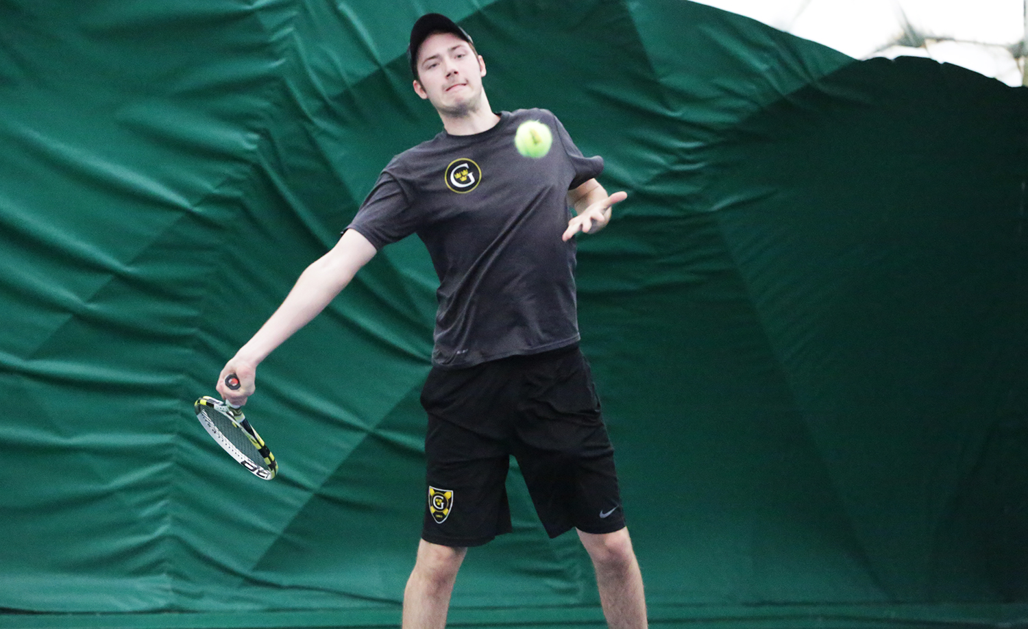 Men’s Tennis Goes 2-1 On Busy Saturday With Wins Over Central, Martin Luther, Loss To No. 16 UW-Whitewater