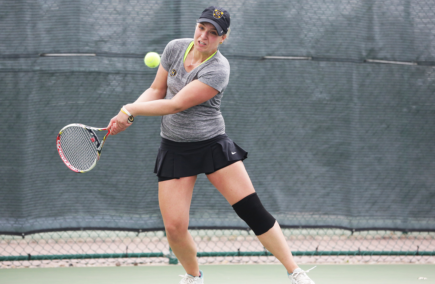 Women’s Tennis Earns Big Win Over Defending Playoff Champ St. Thomas 8-1