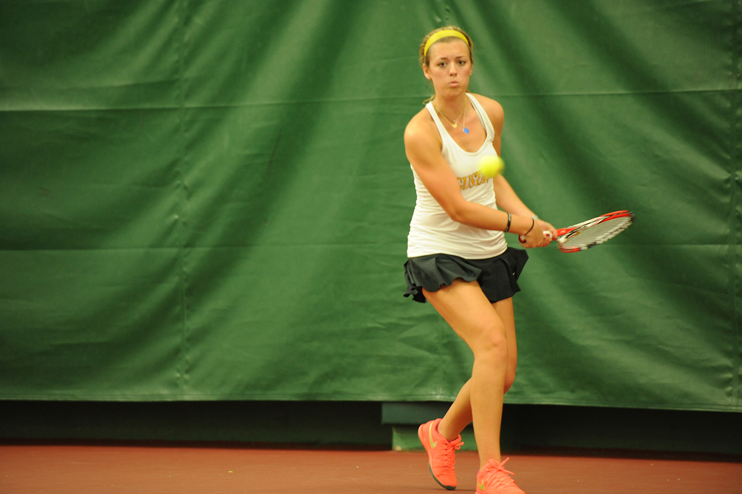 Women’s Tennis Splits With Martin Luther, Carleton