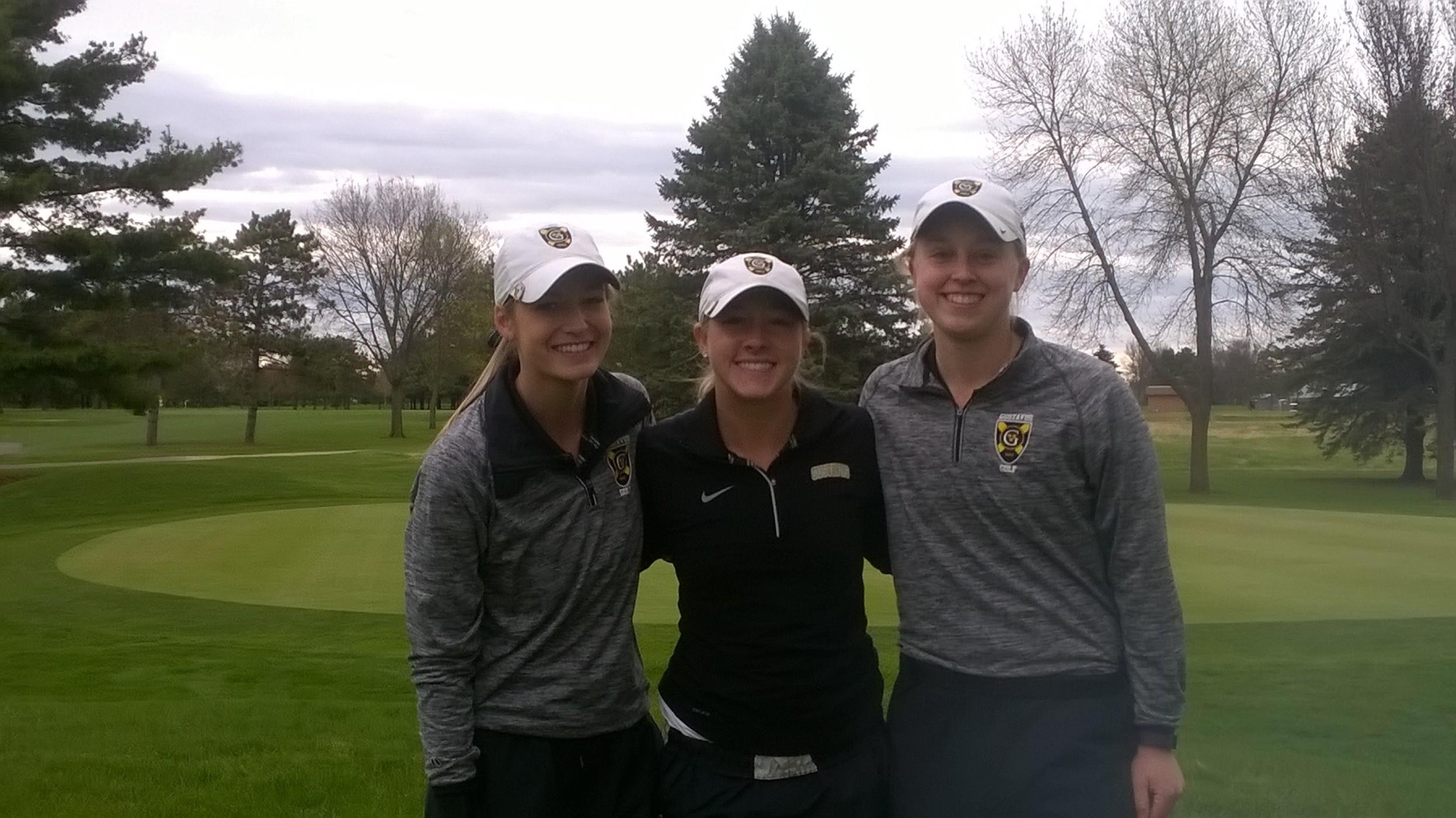 Women’s Golf Tied For Carleton Invite Lead After Day One